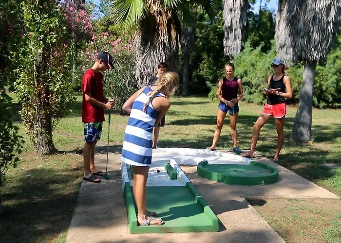 奥鲁码头假日村庄酒店