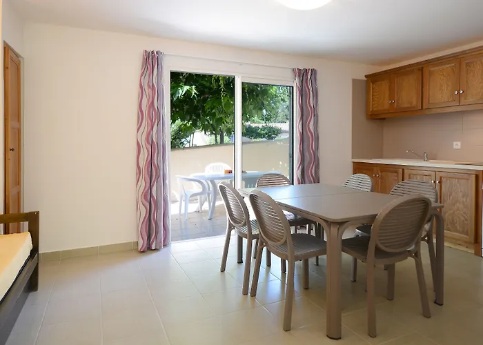 Village De Marina D'oru 4*